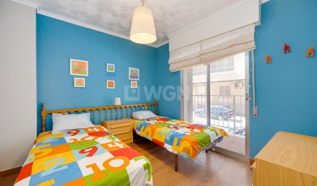 Odsprzedaż - Mieszkanie w bloku - Torrevieja - Acequion