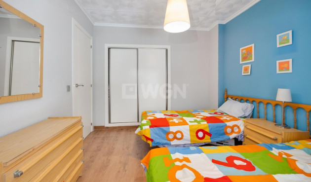 Odsprzedaż - Mieszkanie w bloku - Torrevieja - Acequion