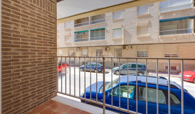 Odsprzedaż - Mieszkanie w bloku - Torrevieja - Acequion