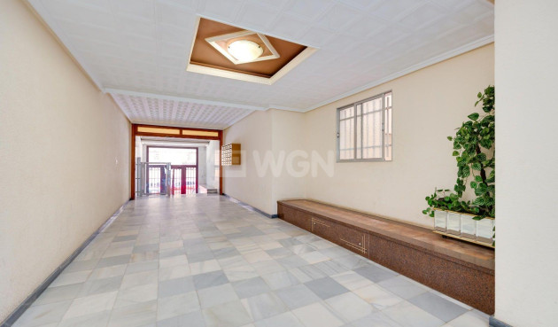 Odsprzedaż - Mieszkanie w bloku - Torrevieja - Acequion