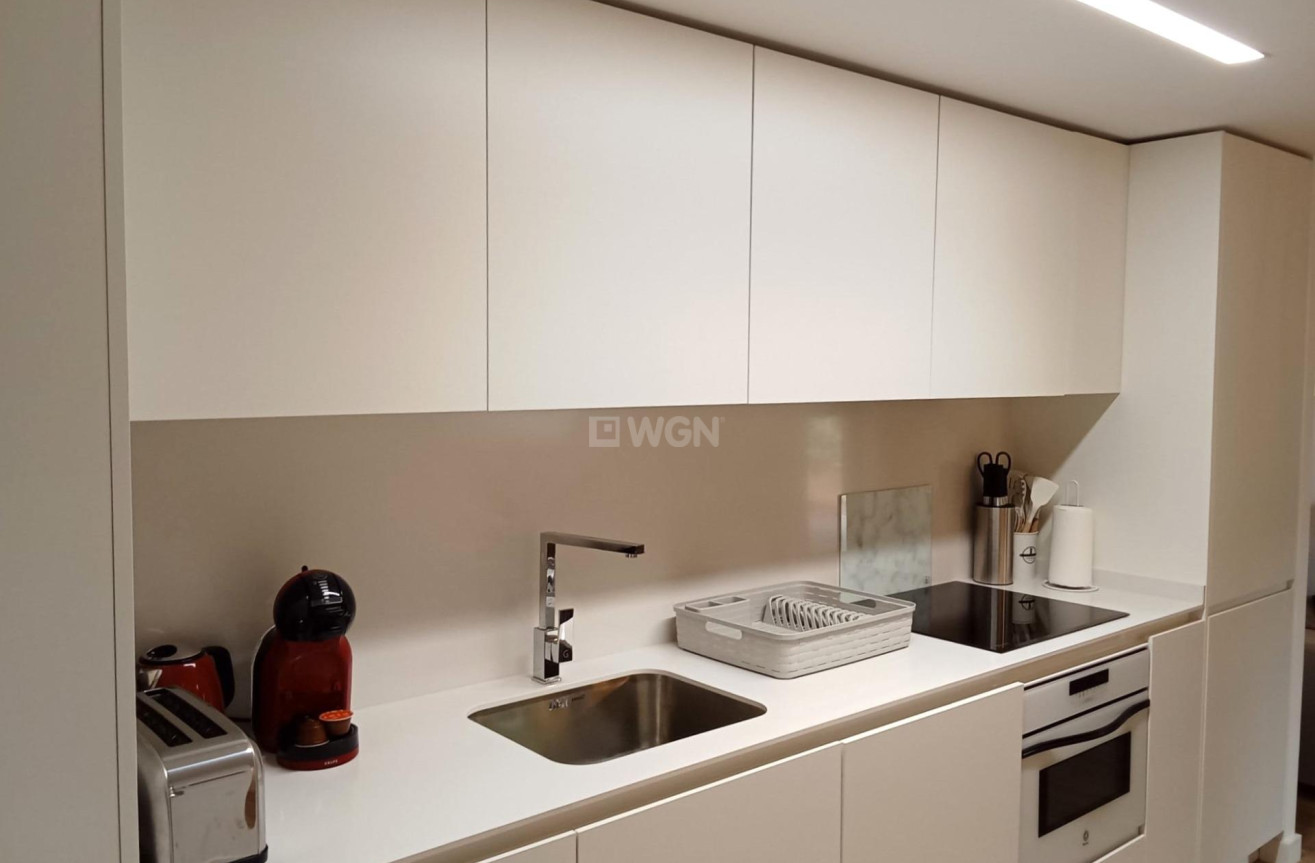 Odsprzedaż - Mieszkanie w bloku - Torrevieja - Punta Prima