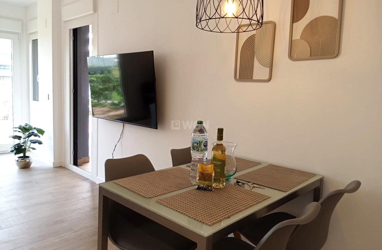 Odsprzedaż - Mieszkanie w bloku - Torrevieja - Punta Prima