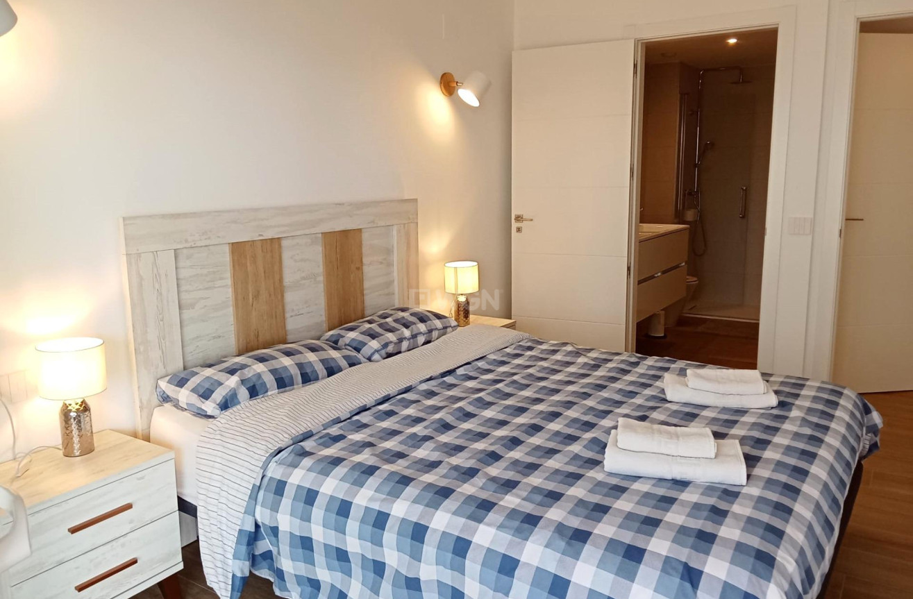 Odsprzedaż - Mieszkanie w bloku - Torrevieja - Punta Prima