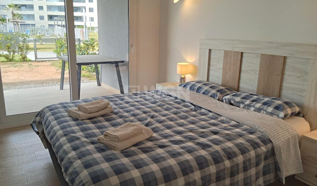 Odsprzedaż - Mieszkanie w bloku - Torrevieja - Punta Prima