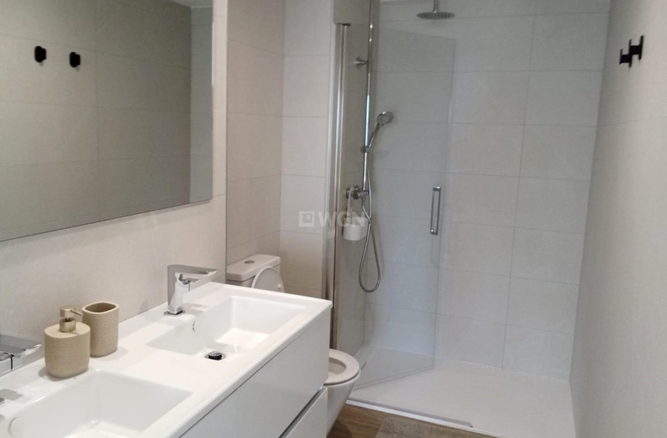 Odsprzedaż - Mieszkanie w bloku - Torrevieja - Punta Prima