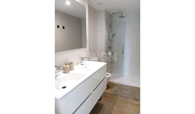 Odsprzedaż - Mieszkanie w bloku - Torrevieja - Punta Prima