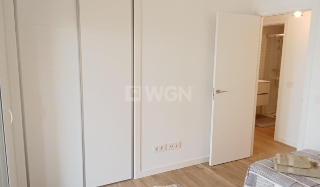 Odsprzedaż - Mieszkanie w bloku - Torrevieja - Punta Prima