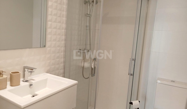 Odsprzedaż - Mieszkanie w bloku - Torrevieja - Punta Prima