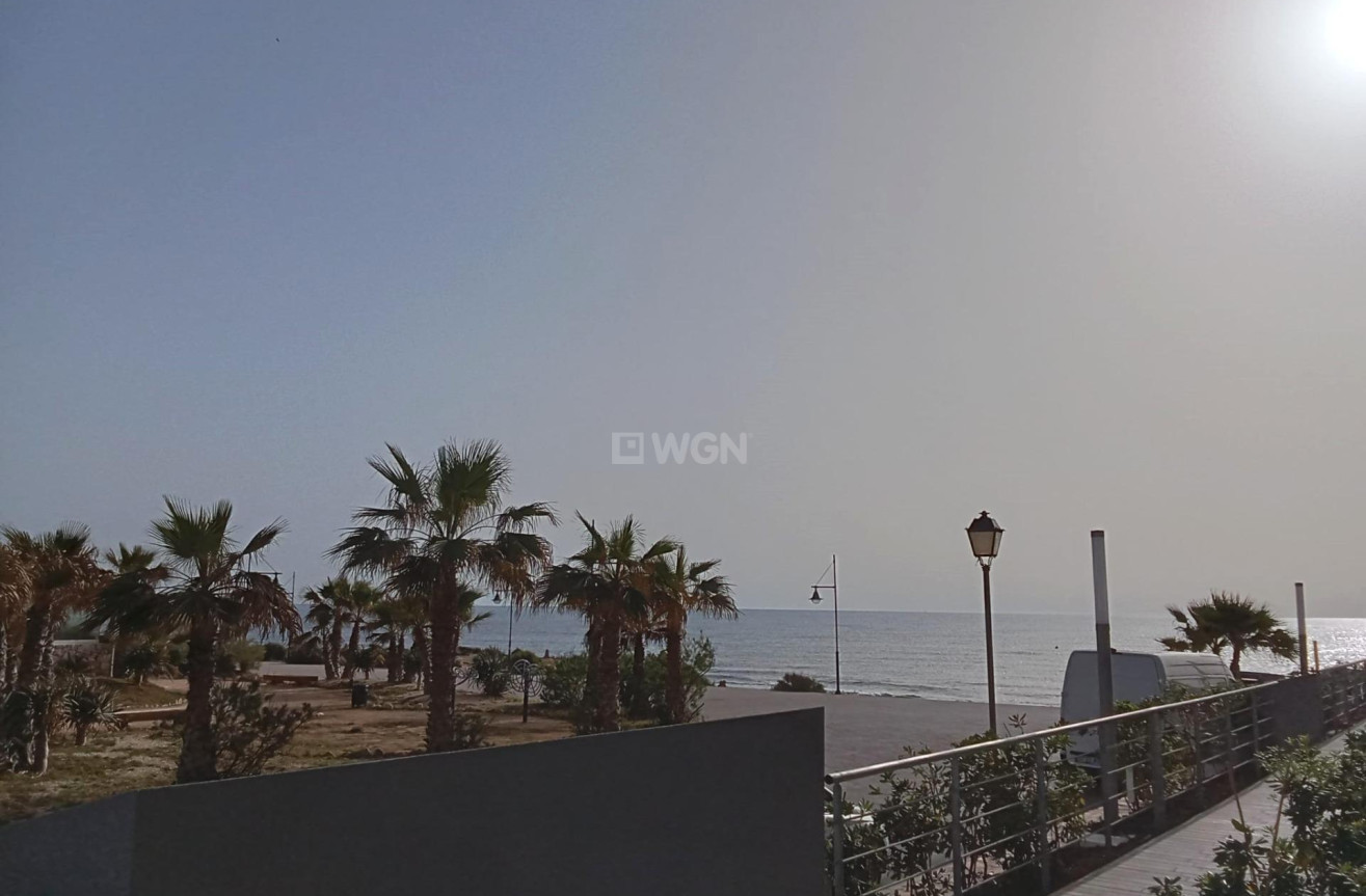 Odsprzedaż - Mieszkanie w bloku - Torrevieja - Punta Prima