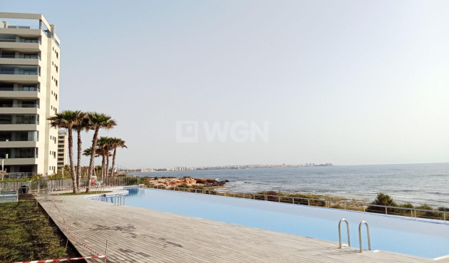Odsprzedaż - Mieszkanie w bloku - Torrevieja - Punta Prima