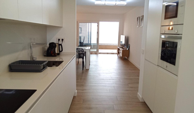 Odsprzedaż - Mieszkanie w bloku - Torrevieja - Punta Prima