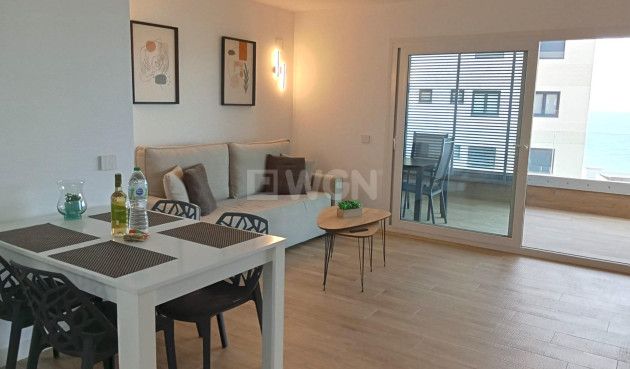 Odsprzedaż - Mieszkanie w bloku - Torrevieja - Punta Prima