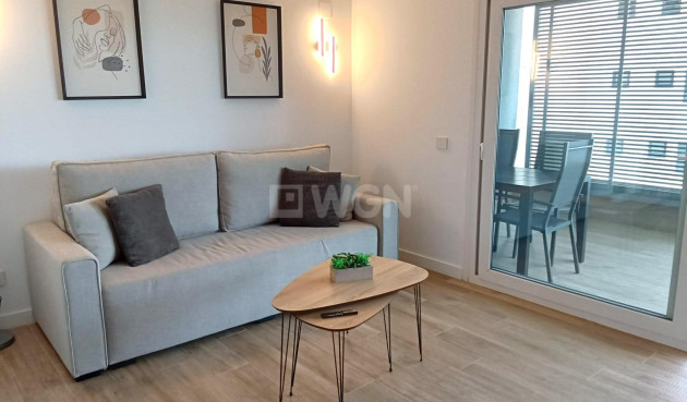 Odsprzedaż - Mieszkanie w bloku - Torrevieja - Punta Prima