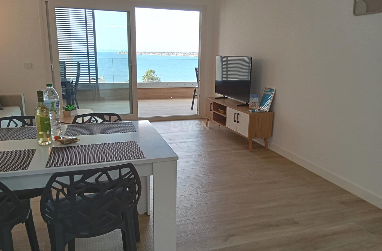 Odsprzedaż - Mieszkanie w bloku - Torrevieja - Punta Prima