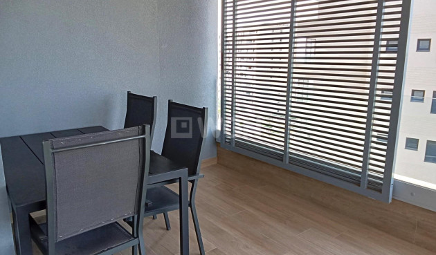 Odsprzedaż - Mieszkanie w bloku - Torrevieja - Punta Prima