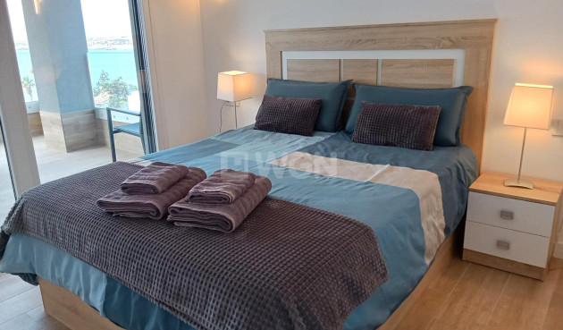 Odsprzedaż - Mieszkanie w bloku - Torrevieja - Punta Prima
