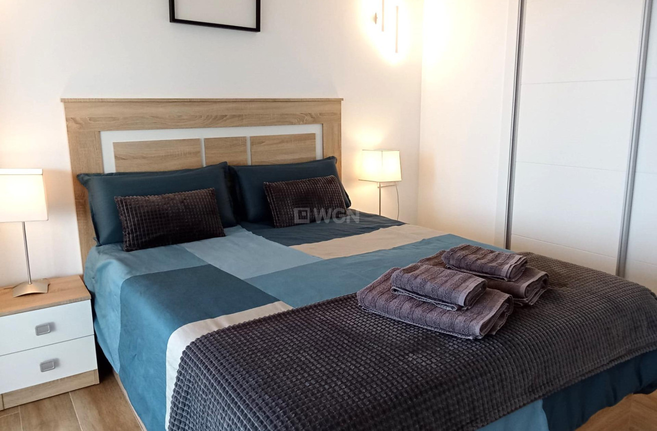 Odsprzedaż - Mieszkanie w bloku - Torrevieja - Punta Prima