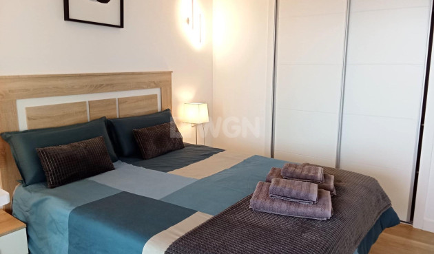 Odsprzedaż - Mieszkanie w bloku - Torrevieja - Punta Prima