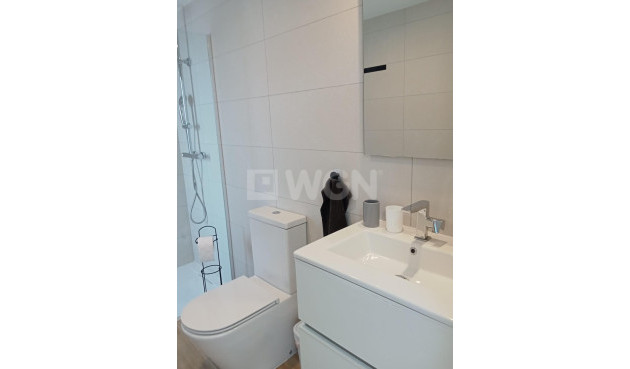 Odsprzedaż - Mieszkanie w bloku - Torrevieja - Punta Prima
