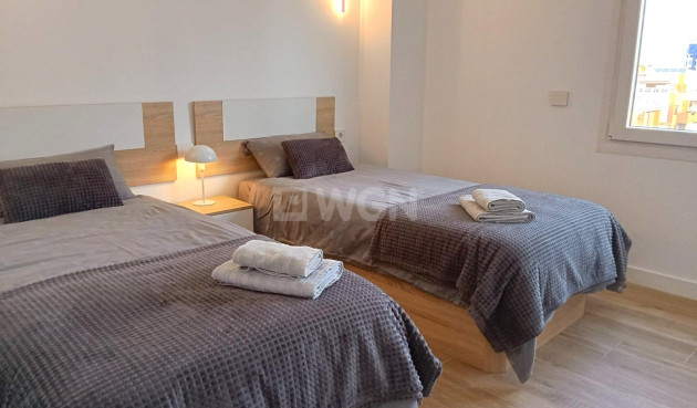 Odsprzedaż - Mieszkanie w bloku - Torrevieja - Punta Prima