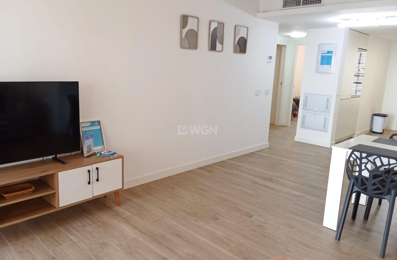 Odsprzedaż - Mieszkanie w bloku - Torrevieja - Punta Prima