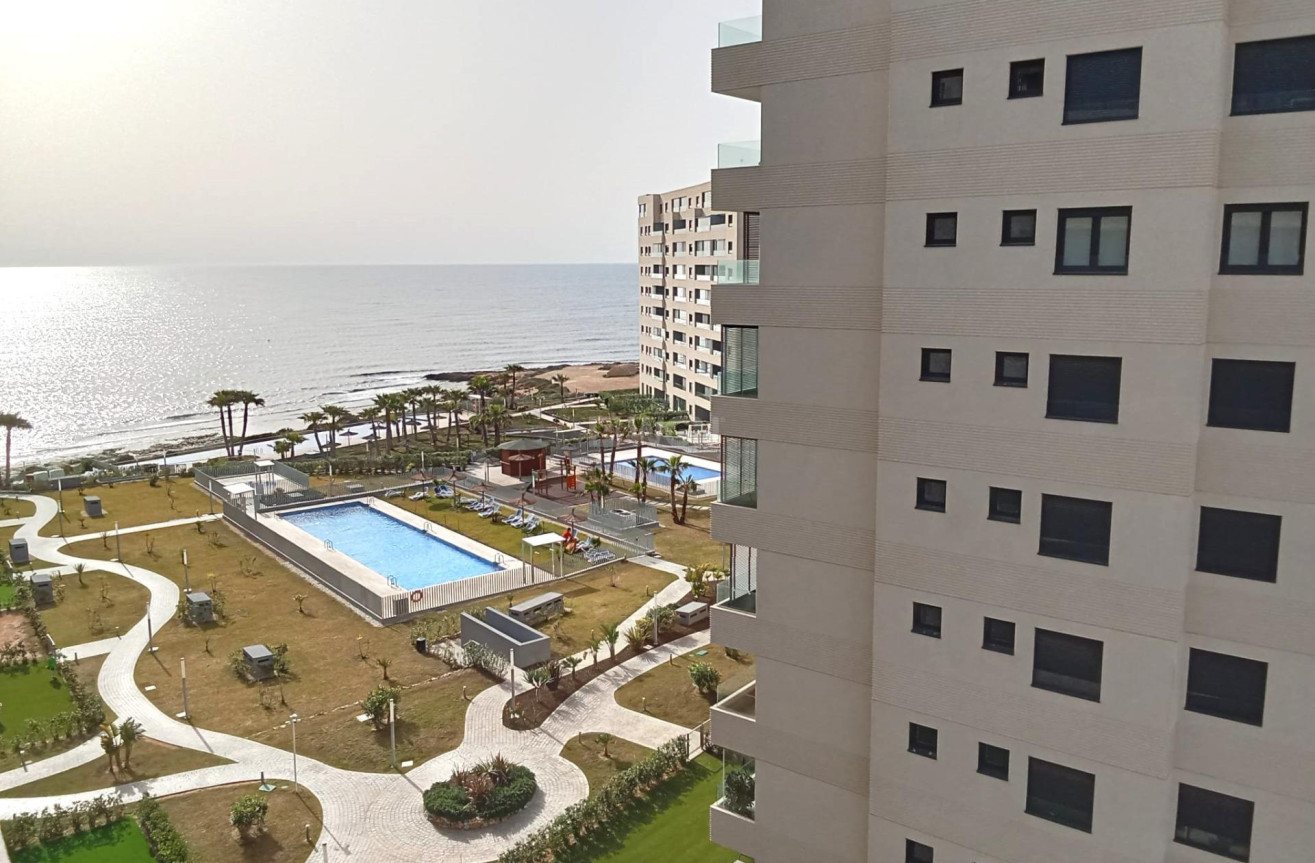 Odsprzedaż - Mieszkanie w bloku - Torrevieja - Punta Prima