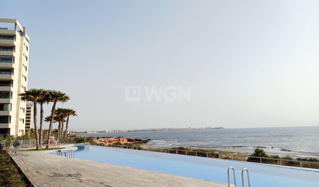 Odsprzedaż - Mieszkanie w bloku - Torrevieja - Punta Prima