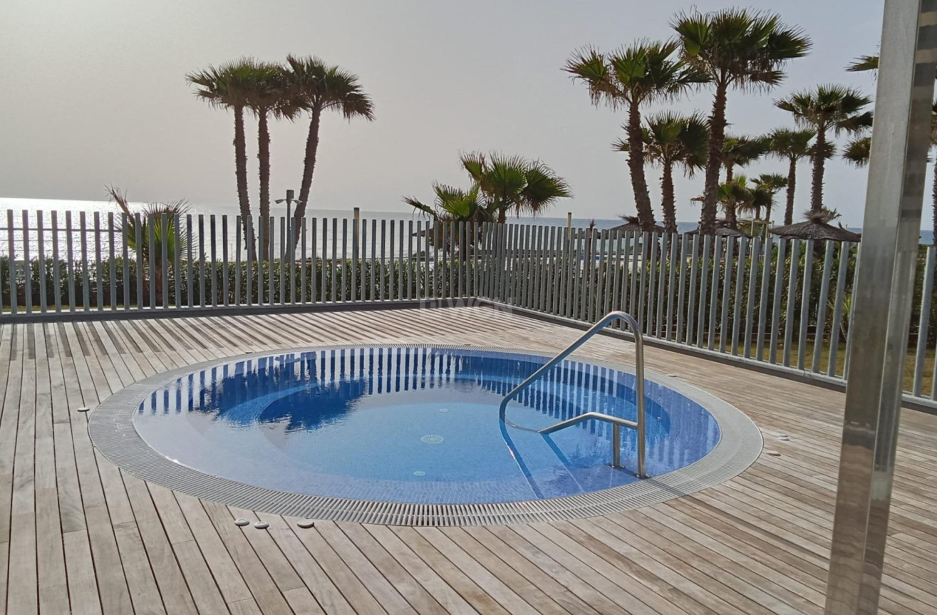 Odsprzedaż - Mieszkanie w bloku - Torrevieja - Punta Prima