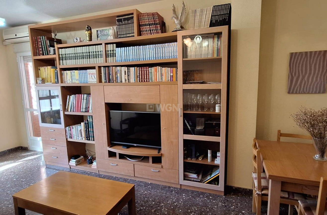 Odsprzedaż - Mieszkanie w bloku - Murcia - San Benito-patiño