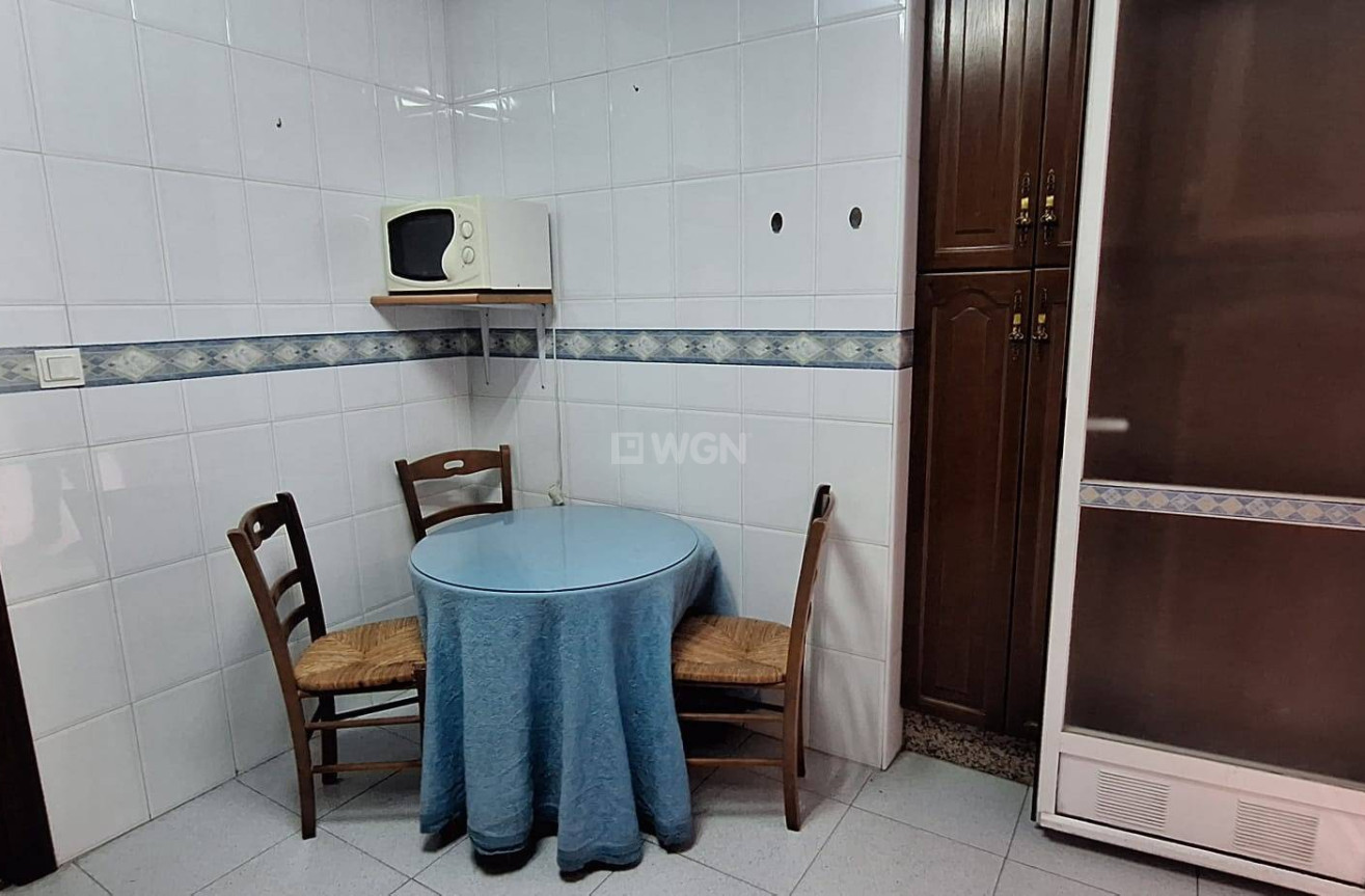 Odsprzedaż - Mieszkanie w bloku - Murcia - San Benito-patiño