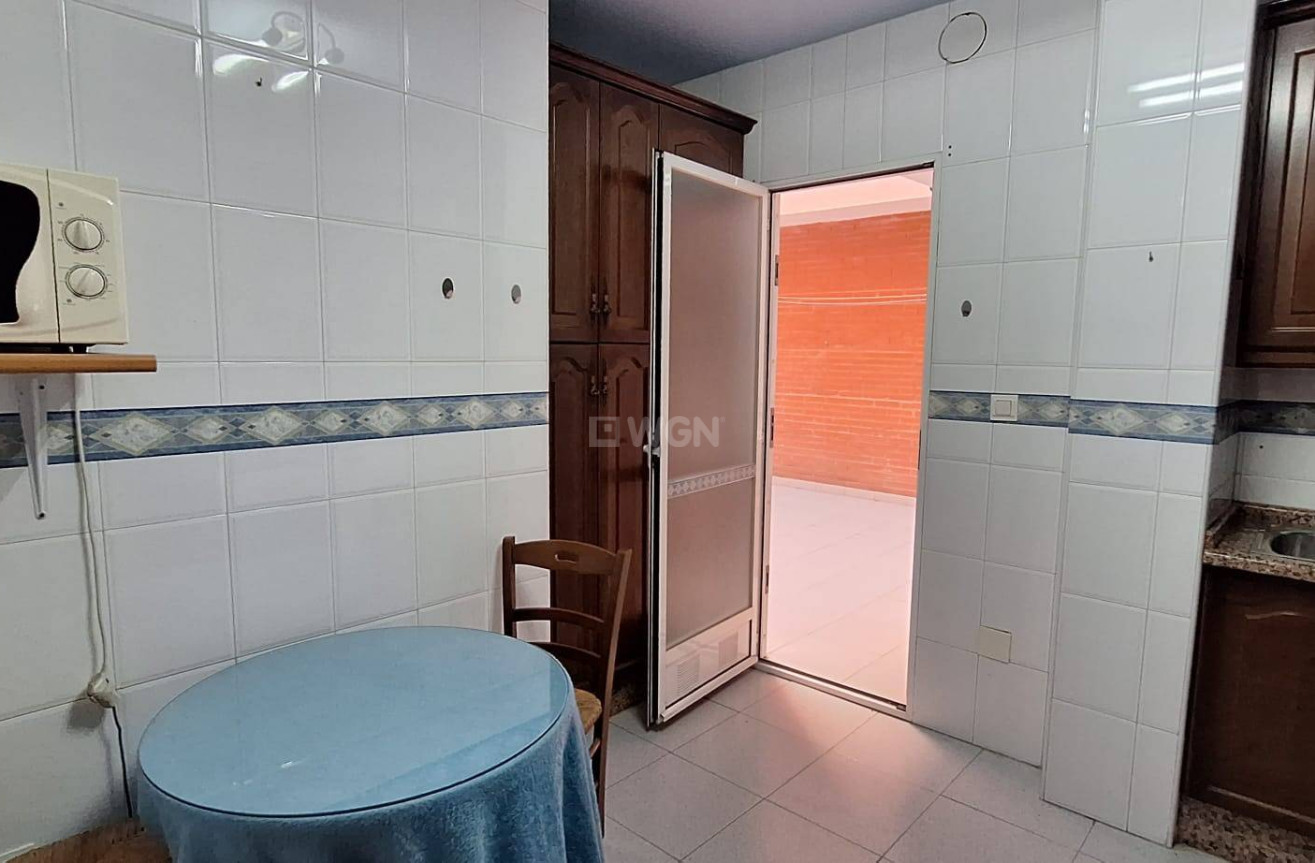 Odsprzedaż - Mieszkanie w bloku - Murcia - San Benito-patiño