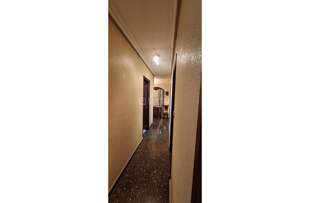 Odsprzedaż - Mieszkanie w bloku - Murcia - San Benito-patiño