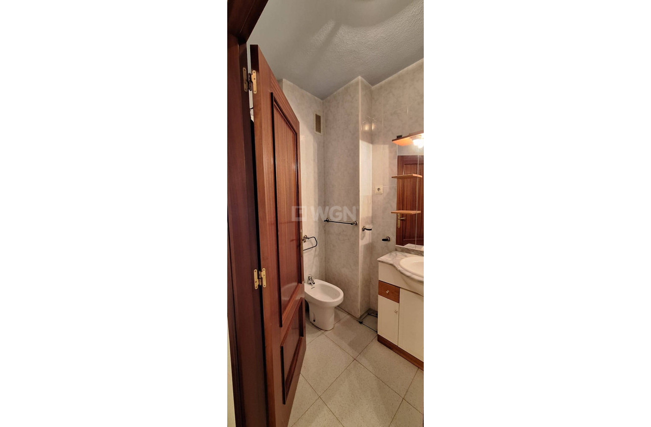 Odsprzedaż - Mieszkanie w bloku - Murcia - San Benito-patiño