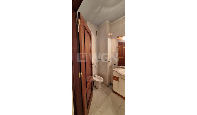 Odsprzedaż - Mieszkanie w bloku - Murcia - San Benito-patiño