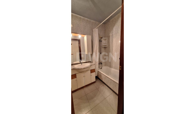 Odsprzedaż - Mieszkanie w bloku - Murcia - San Benito-patiño