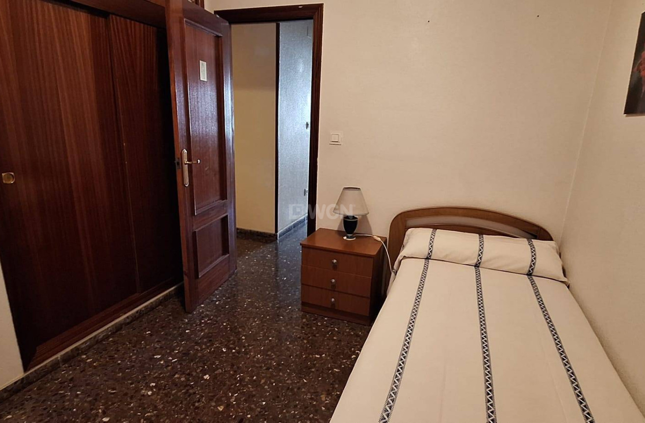 Odsprzedaż - Mieszkanie w bloku - Murcia - San Benito-patiño