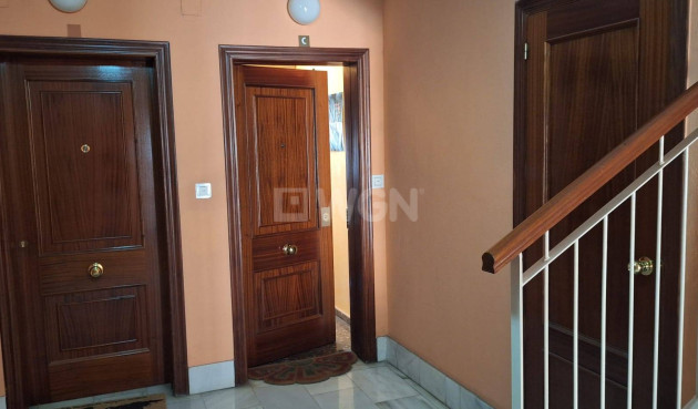 Odsprzedaż - Mieszkanie w bloku - Murcia - San Benito-patiño