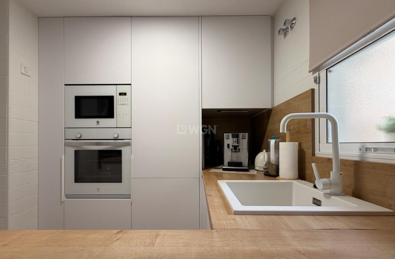 Odsprzedaż - Mieszkanie w bloku - Torrevieja - Centro