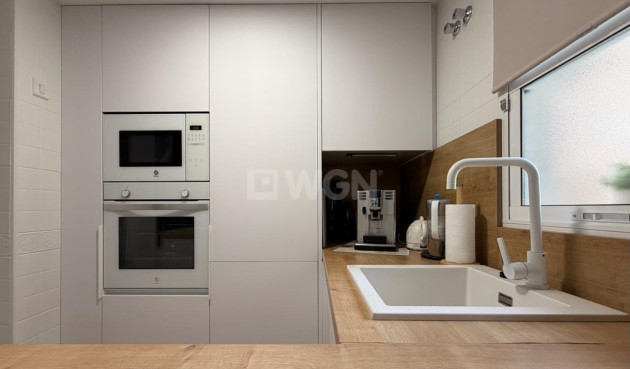 Odsprzedaż - Mieszkanie w bloku - Torrevieja - Centro