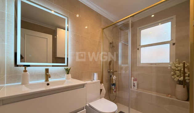 Odsprzedaż - Mieszkanie w bloku - Torrevieja - Centro