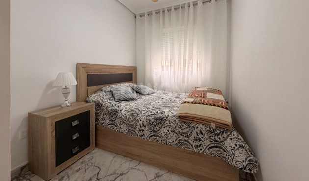 Odsprzedaż - Mieszkanie w bloku - Torrevieja - Centro