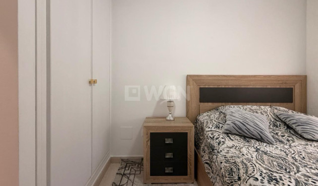 Odsprzedaż - Mieszkanie w bloku - Torrevieja - Centro