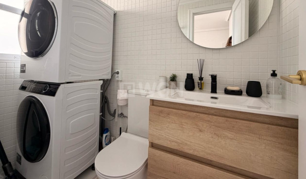 Odsprzedaż - Mieszkanie w bloku - Torrevieja - Centro