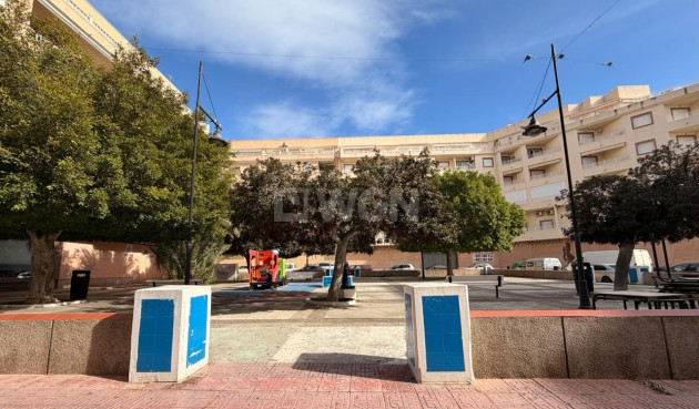 Odsprzedaż - Mieszkanie w bloku - Torrevieja - Centro