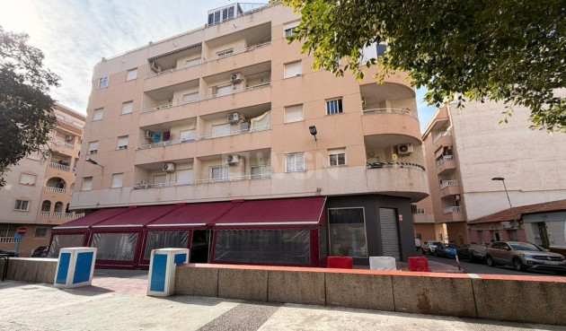 Odsprzedaż - Mieszkanie w bloku - Torrevieja - Centro