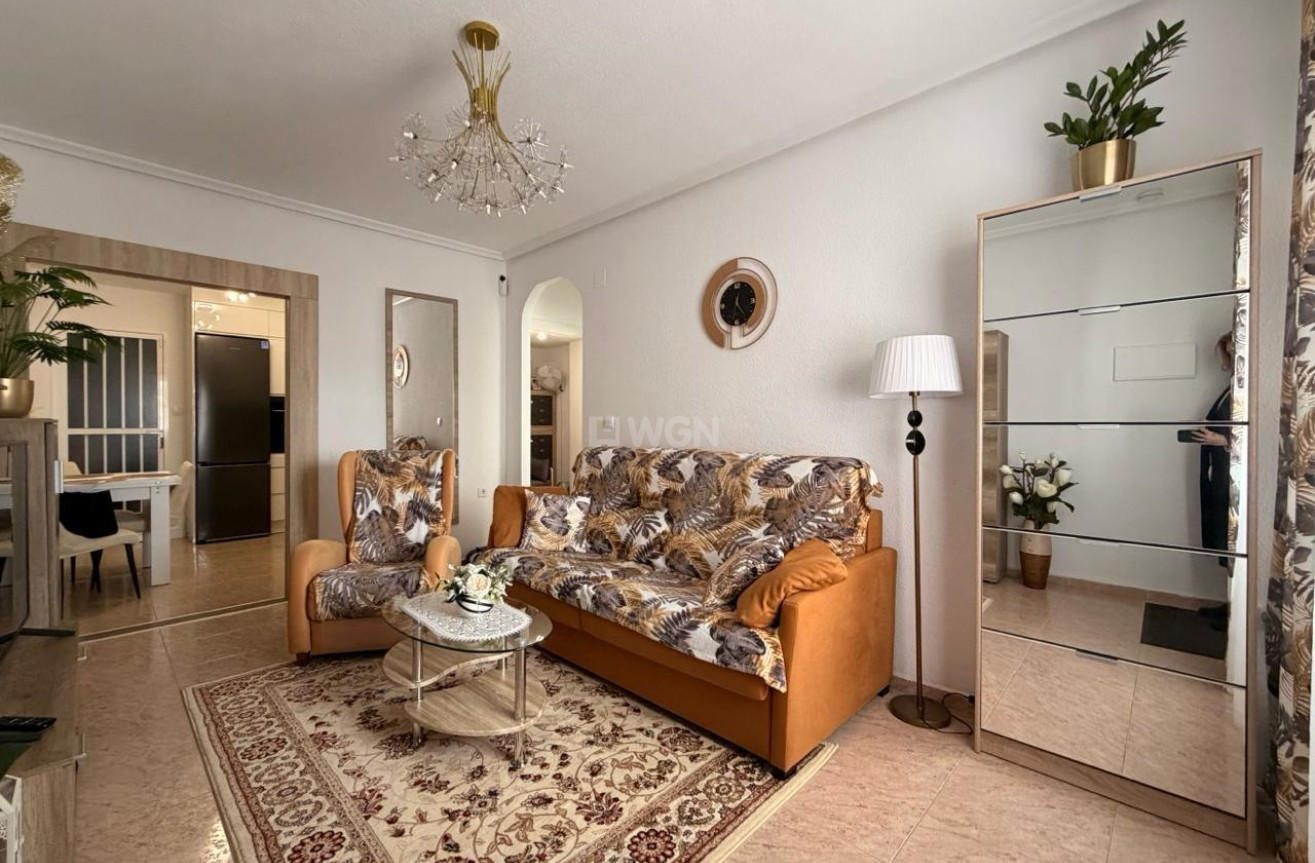 Odsprzedaż - Mieszkanie w bloku - Torrevieja - Nueva Torrevieja