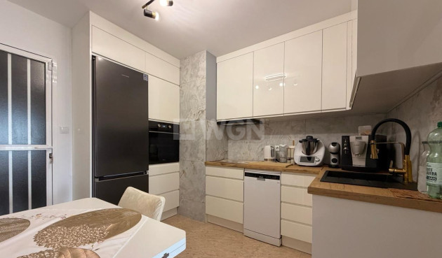 Odsprzedaż - Mieszkanie w bloku - Torrevieja - Nueva Torrevieja