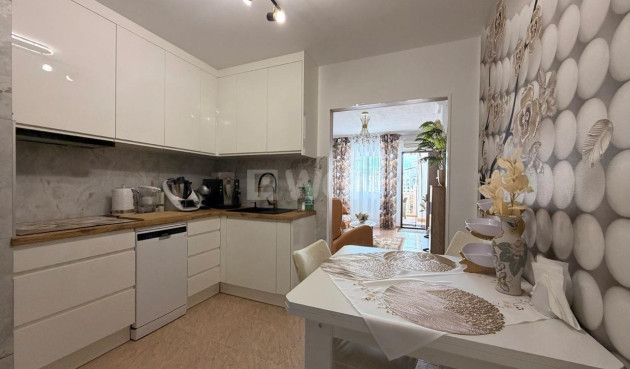 Odsprzedaż - Mieszkanie w bloku - Torrevieja - Nueva Torrevieja