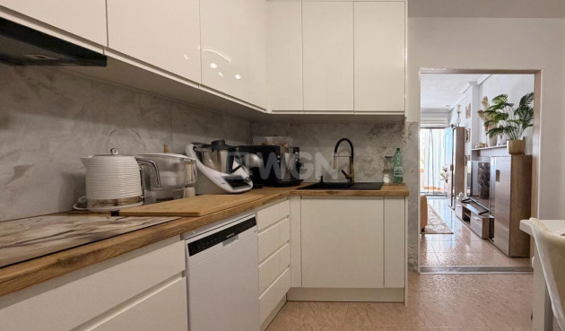 Odsprzedaż - Mieszkanie w bloku - Torrevieja - Nueva Torrevieja