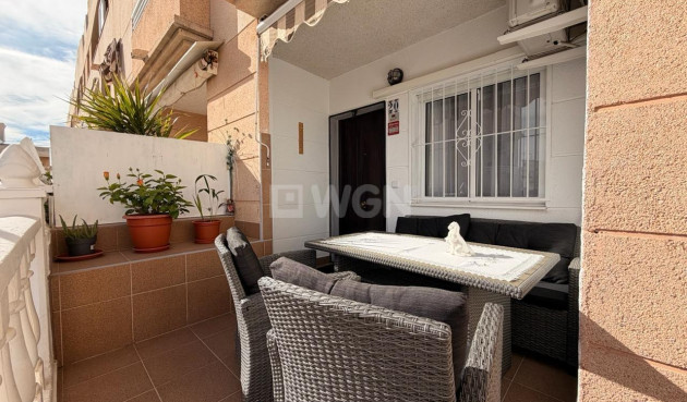 Odsprzedaż - Mieszkanie w bloku - Torrevieja - Nueva Torrevieja